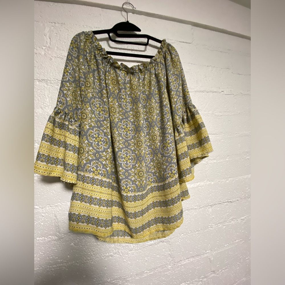Float off the shoulder Tacara Blouse XL